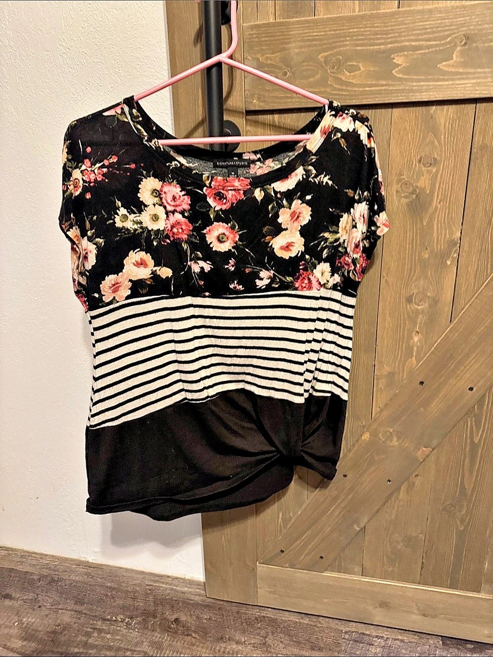 Signature Studio Floral Striped Short Sleeve Top Size Medium